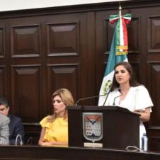 Alcaldesa de Hermosillo rompe en llanto durante su informe de gobierno .jpg