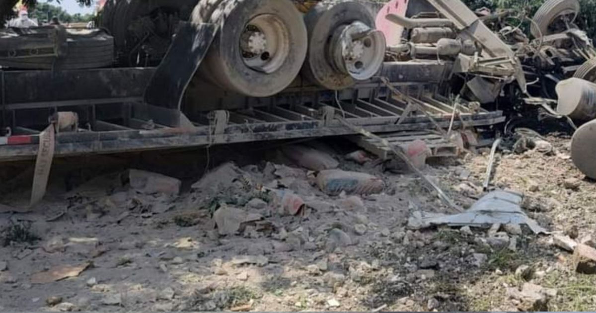 Tráiler embiste autos y se estrella contra una casa en Yecapixtla; hay ...