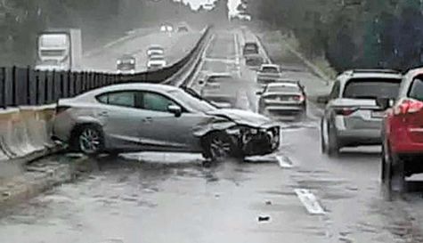 Pierde el control de su auto y choca contra muro en la pista