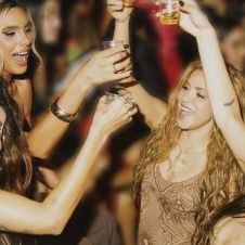 shakira colab muj .jpg