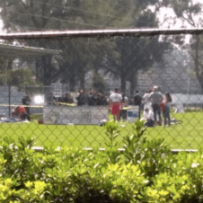 Balacean a futbolista en pleno partido.png