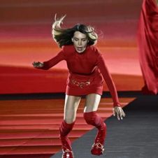 belinda se cae .jpg
