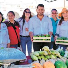 celebran-dia-productor-151022.jpg