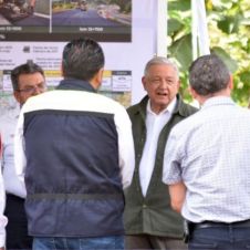 AMLO la pera cuautla.jpg