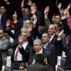 70 mil pesos de aguinaldo extra, es la cantidad que los diputados se autoaprobaron.png
