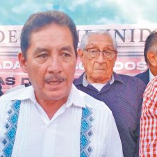 Piden-abogados.jpg