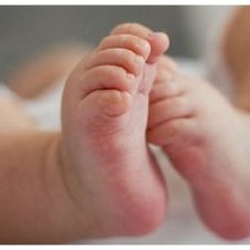 Bebé fallece por mala atención y labor de médicos, padres denuncian negligencia.jpg