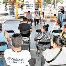 entrega-material-basico-Temixco-141222.jpg