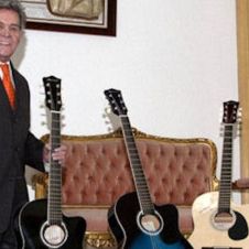 Muere El Requinto de Oro, adiós a la leyenda de la música mexicana Chamín Correa.jpg
