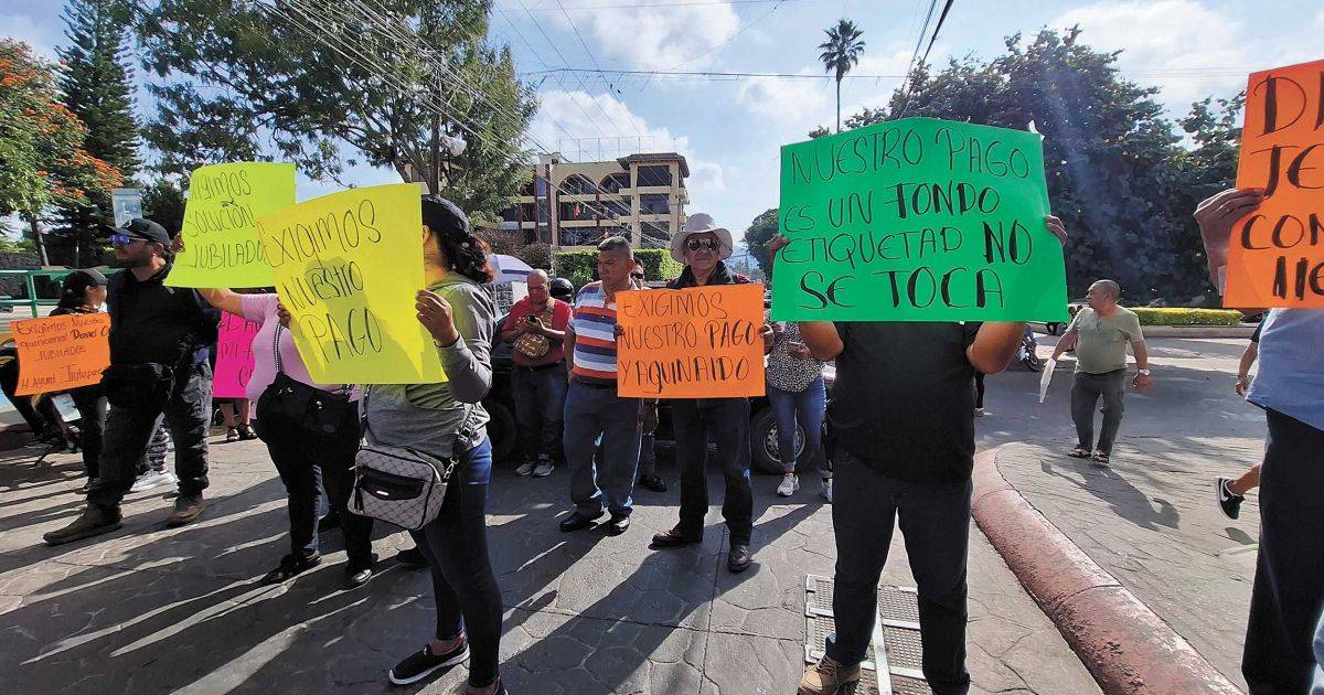 Repiten jubilados de Jiutepec protesta por falta de salario