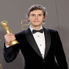 evan-peters-wins-for-dahmer-at-golden-globes-11.jpg