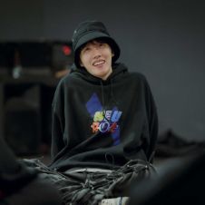 jhope.jpg