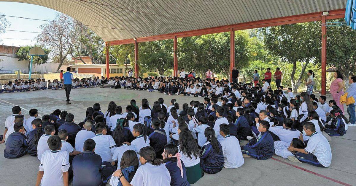 Llevan a escuelas pláticas sobre prevención de adicciones