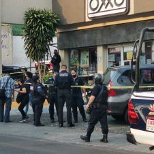 muerto oxxo sabado.jpg muerto oxxo sabado.jpg