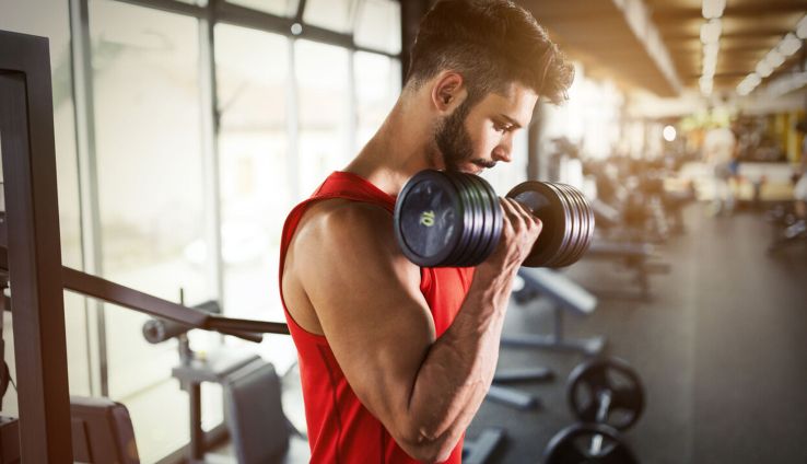 Si tu objetivo es que todos noten esos músculos, es fundamental comprender que aumentar masa muscular 