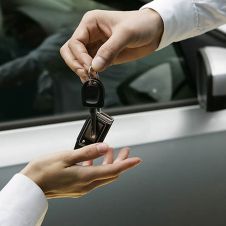 A continuación, te presentamos una guía completa con recomendaciones y consejos prácticos para rentar un auto 