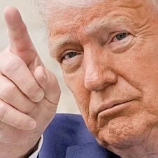 Trumo levantando el dedo