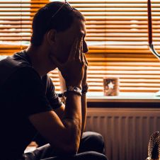 La fatiga emocional es una forma de agotamiento psicológico 