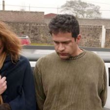 Israel Vallarta queda libre