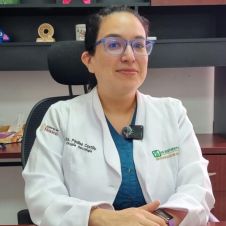 Paulina Castillo, cirujana oncóloga del Hospital José G. Parres