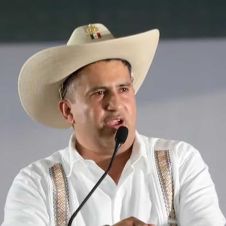 3849_carlos manzo.jpg