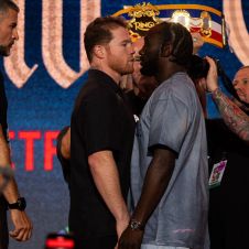 Saúl Canelo Álvarez vs Terence Crawford