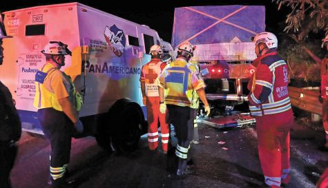 Deja fuerte accidente tres custodios sin vida