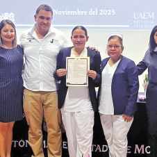 mujer-titulacion.jpg