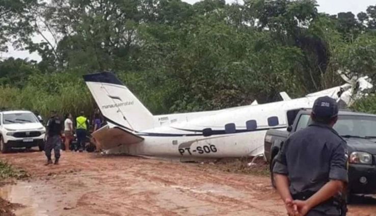 Se estrella Avión en el Amazonas, no hay sobrevivientes. 