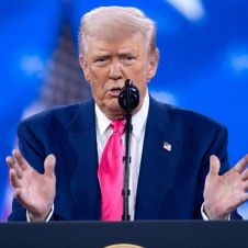 TRUMP CONFERENCIA.jpg