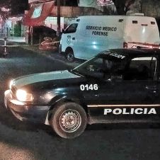 Maniatado y con múltiples impactos de bala Maniatado y con múltiples impactos de bala