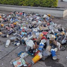 l Zócalo de Jiutepec dejó más que música y baile: dejó calles cubiertas de basura