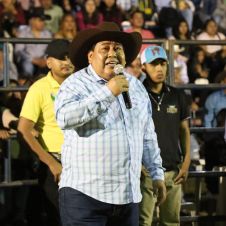 El alcalde invitó a la ciudadanía a sumarse y disfrutar de esta festividad 