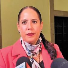 La secretaria Karla Aline detalló el estado de las nuevas universidades, Rosario Castellanos e Intercultural.