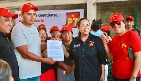 Responde Tania Valentina gestión a vecinos de Cuautla