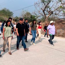 Heladio Rafael Sánchez Zavala, encabezó una gira de trabajo por Pazulco y la colonia Aquiles Serdán Heladio Rafael Sánchez Zavala, encabezó una gira de trabajo por Pazulco y la colonia Aquiles Serdán