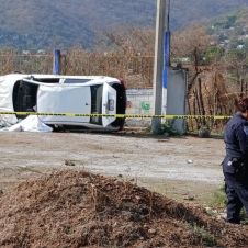 Muere joven en volcadura en Puente de Ixtla