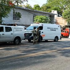Un hombre perdió la vida en el lugar; una mujer resultó gravemente lesionada