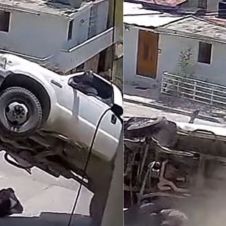 camioneta aplasta a piloto