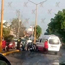 Impacta colectiva a motociclista en la colonia Año de Juárez de Cuautla