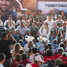 Margarita González Saravia lleva servicios a Jonacatepec