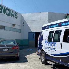 El agresor sacó un arma de fuego y le disparó en al menos dos ocasiones en plena vía pública