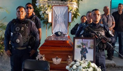 Rinden homenaje a policías en Tlaltizapán