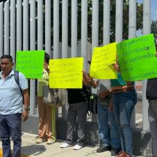 Maestros de Xoxocotla protestan