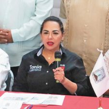 TANIA OTRA VEZ