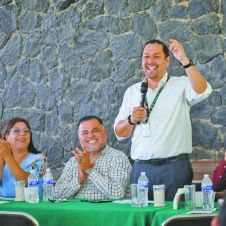 Temixco Israel Piña se reúne con líderes de iglesias evangélicas