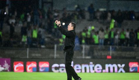 Pumas y Efraín Juárez