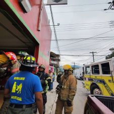 Movilización por fuga de gas refrigerante en un congelador de la 3b en Jojutla