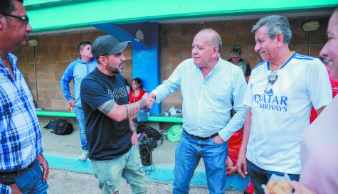 El equipo del Ayun­ta­miento de Yau­te­pec, enca­be­zado por el alcalde Eder Alonso Gutié­rrez, se con­vir­tió en el pri­mer fina­lista del Tor­neo Mun­dia­lito de Tra­ba­ja­do­ras y Tra­ba­ja­do­res