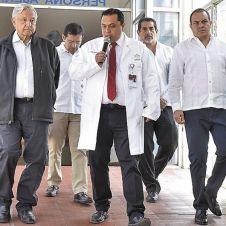 AMLO-RECORRE-HOSPITAL.jpg